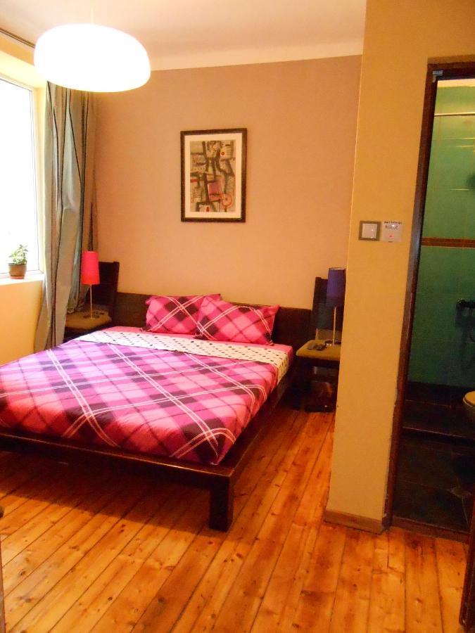 Orient Express Guest House Hostel *